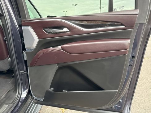 Used 2022 Cadillac Escalade ESV Premium Luxury Platinum image 26