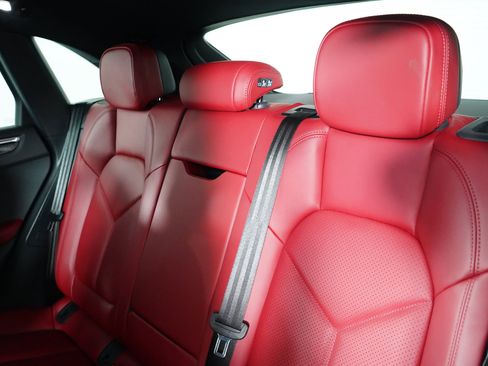 Used 2023 Porsche Macan GTS w/ Premium Package Plus image 37