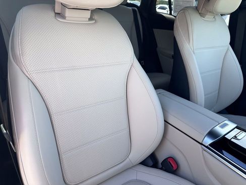 Used 2025 Mercedes-Benz GLC 300 GLC 300 image 35