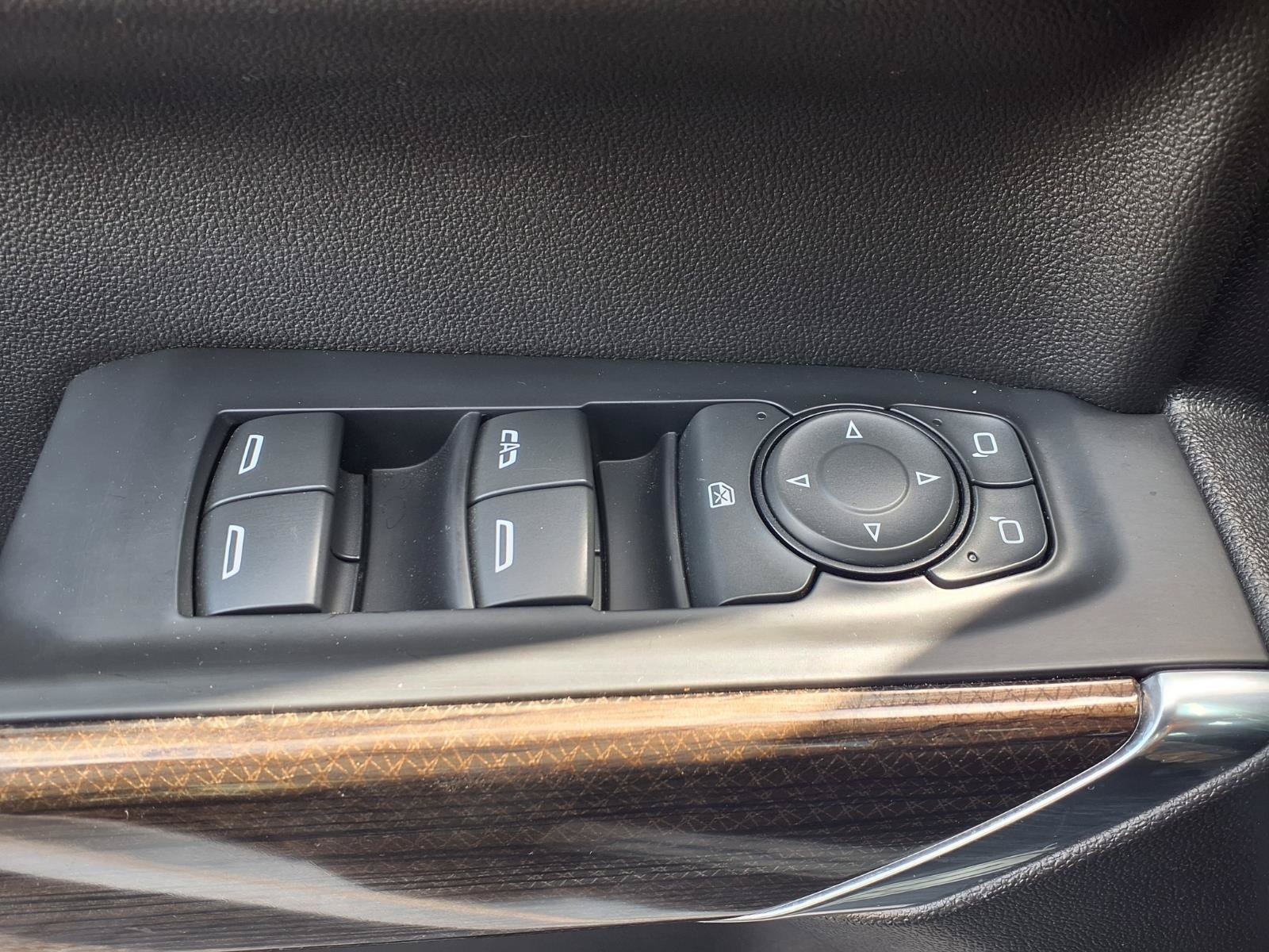 Used 2021 Chevrolet Silverado 1500 LT AWD/4WD image 12