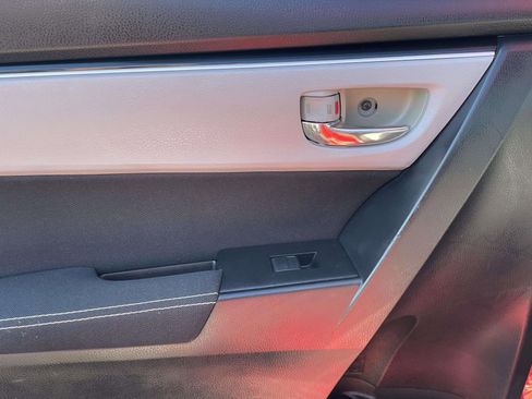 Used 2018 Toyota Corolla LE image 19