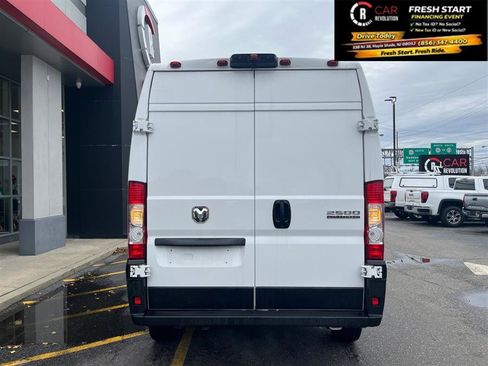 Used 2025 RAM ProMaster 2500 w/ Convenience Group image 5