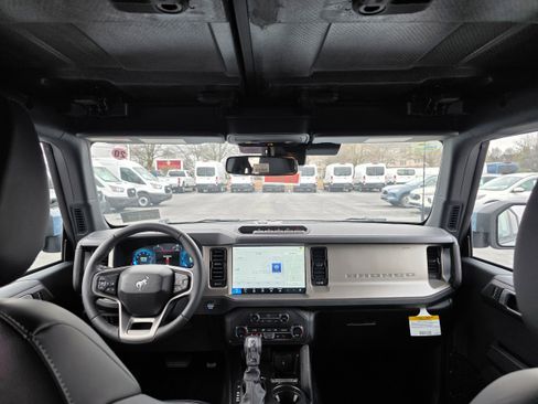 New 2025 Ford Bronco Outer Banks w/ Sasquatch Package image 12