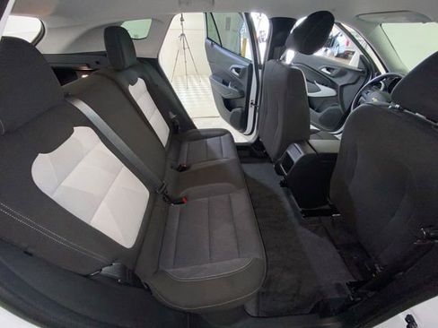 Used 2024 Chevrolet Trax LS w/ LS Convenience Package FWD image 11