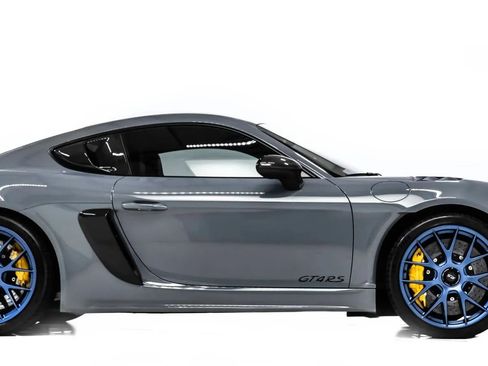 Used 2023 Porsche 718 Cayman GT4 RS image 6