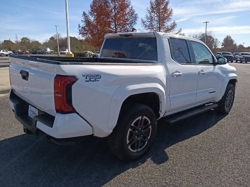 Used 2025 Toyota Tacoma TRD Sport image 3
