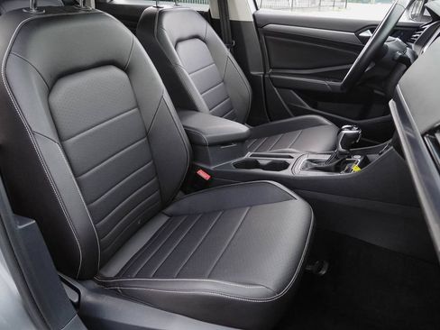 Used 2023 Volkswagen Jetta SE FWD image 19