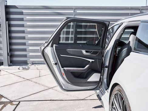 Used 2022 Audi RS 6 image 33