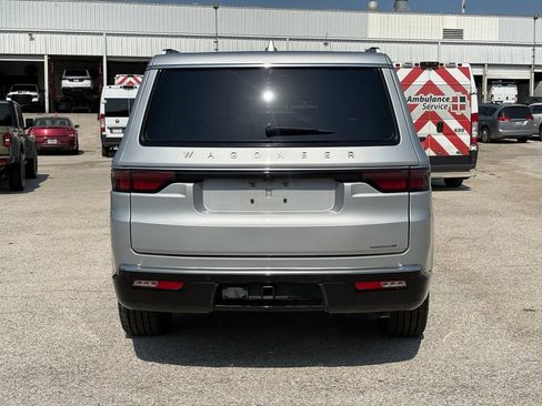Used 2022 Jeep Wagoneer Series II RWD image 6