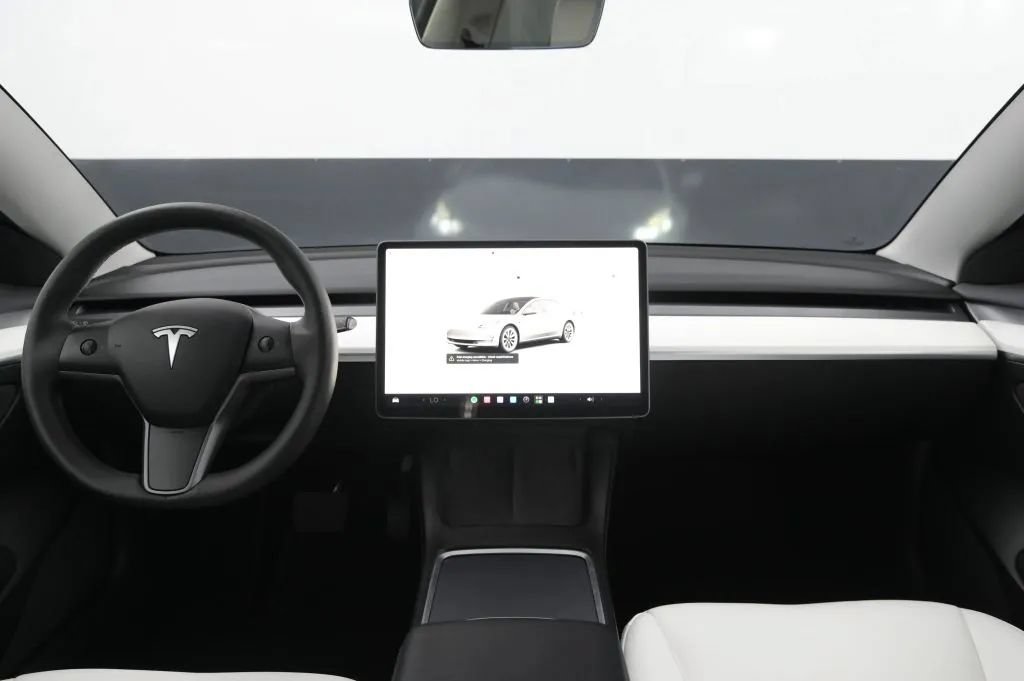 Used 2022 Tesla Model 3 Long Range AWD/4WD image 30