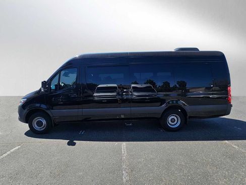 Used 2024 Mercedes-Benz Sprinter 3500 image 6