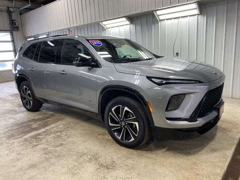 Used 2025 Buick Enclave Sport Touring AWD/4WD image 4