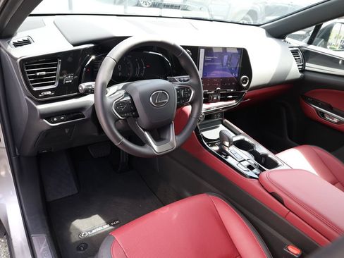Used 2024 Lexus NX 250 FWD w/ Towing Package (2000 Lbs) image 13