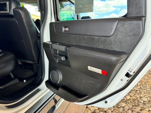 Used 2005 HUMMER H2 w/ Preferred Equipment Group AWD/4WD image 26