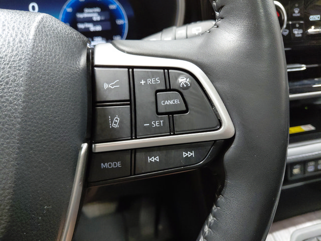Used 2023 Toyota Highlander Limited AWD/4WD image 39