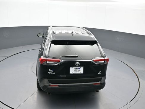 Used 2019 Toyota RAV4 LE w/ All Weather Liner Package AWD/4WD image 38