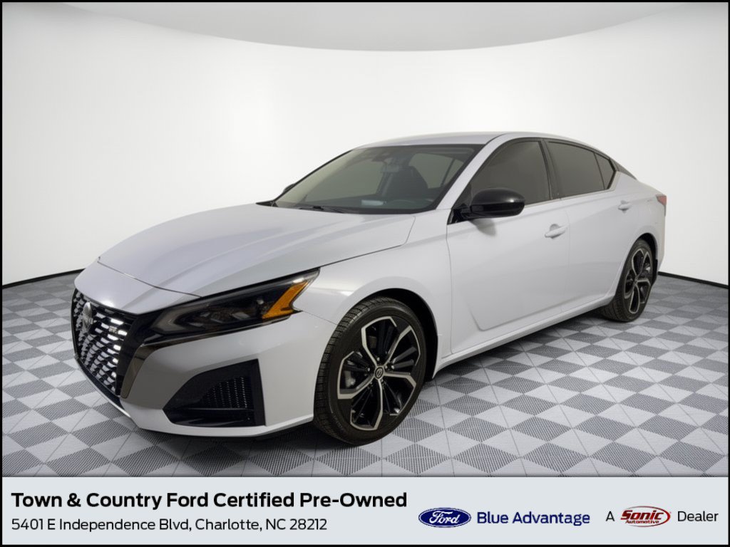 Used 2023 Nissan Altima 2.5 SR FWD image 1