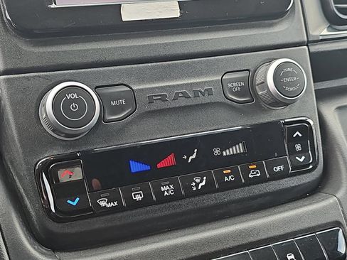 Used 2025 RAM ProMaster 2500 w/ Convenience Group FWD image 21