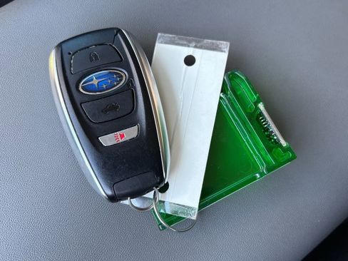 Used 2024 Subaru Outback Premium AWD/4WD image 31