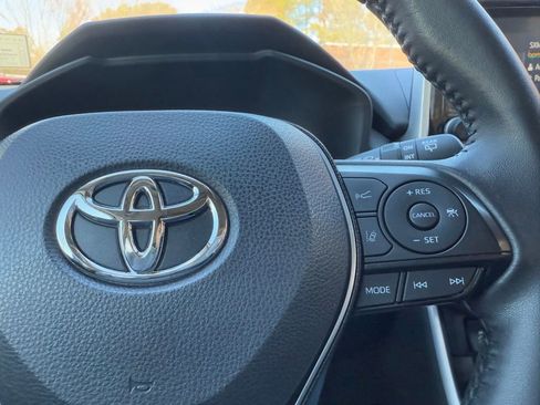 Used 2021 Toyota RAV4 Limited image 32