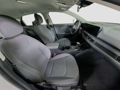 Used 2025 Kia K4 FWD image 25