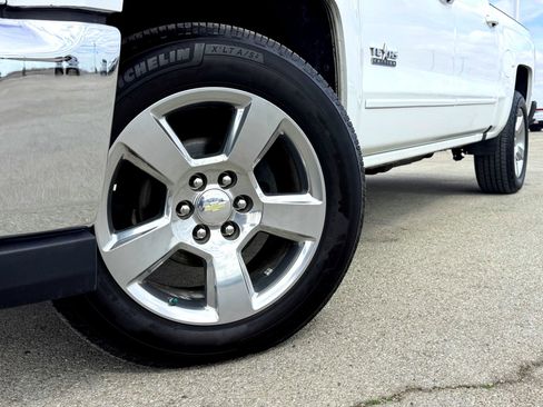 Used 2018 Chevrolet Silverado 1500 LT w/ Texas Edition image 2