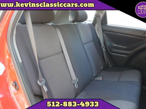 Used 2006 Pontiac Vibe Sport Wagon 4D w/ Preferred Package image 19