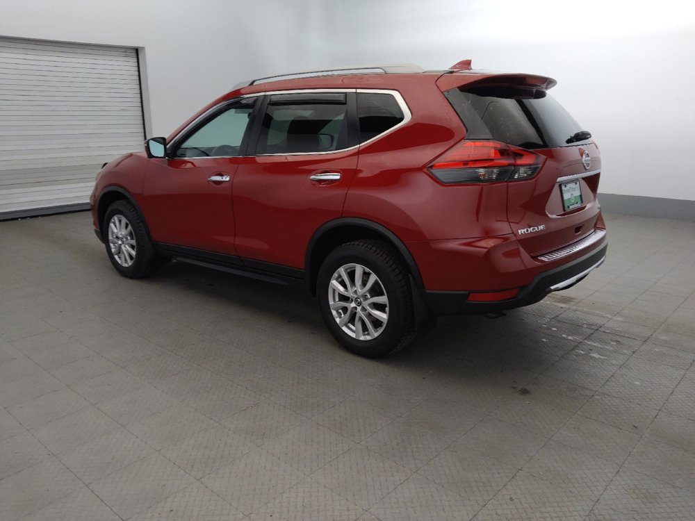 Used 2017 Nissan Rogue SV w/ Sun & Sound Touring Package AWD/4WD image 3