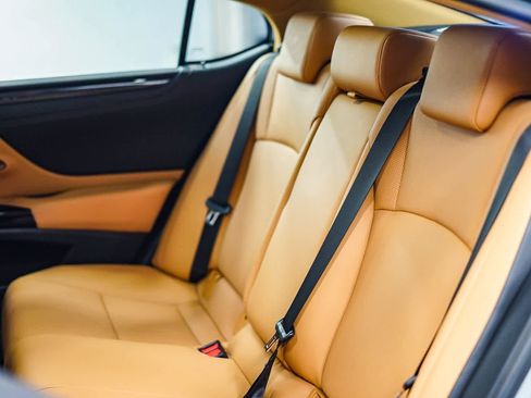 Used 2023 Lexus ES 350 image 18