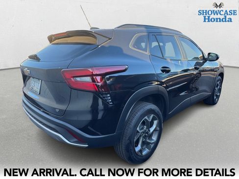 Used 2025 Chevrolet Trax LT image 5