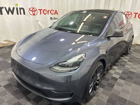 Used 2023 Tesla Model Y Long Range AWD/4WD image 3