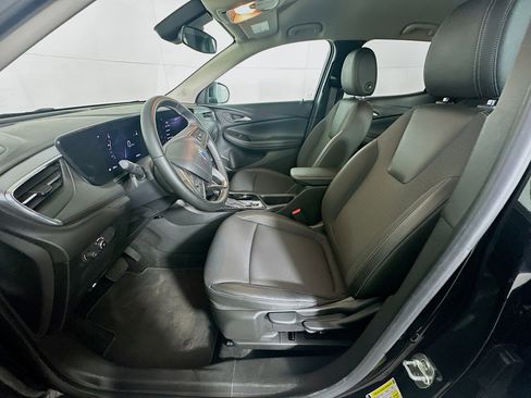 Used 2025 Buick Encore GX Preferred image 13