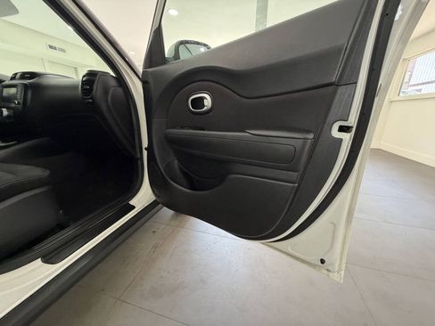 Used 2019 Kia Soul + FWD image 11