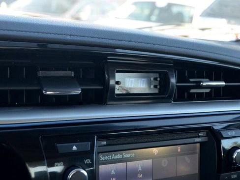 Used 2016 Toyota Corolla S Premium image 38