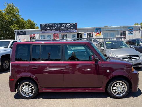 Used 2005 Scion xB FWD image 8