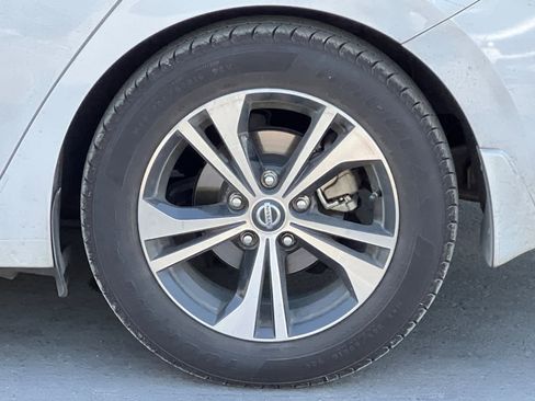 Used 2021 Nissan Sentra SV image 27