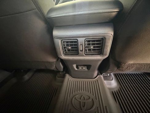 Used 2025 Toyota RAV4 XLE AWD/4WD image 42