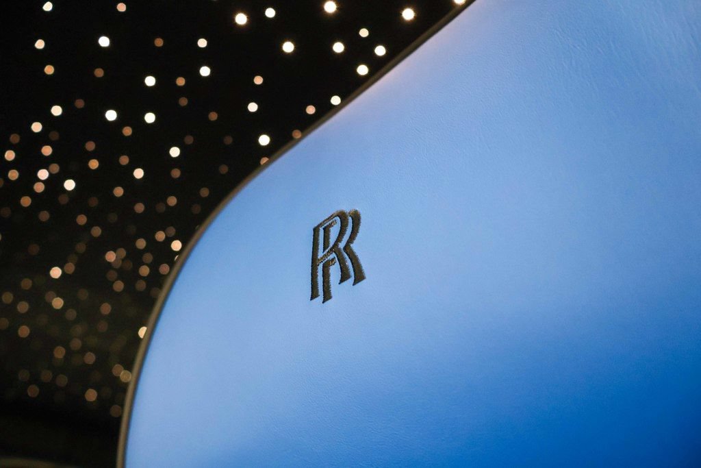 Used 2025 Rolls-Royce Cullinan Black Badge AWD/4WD image 3