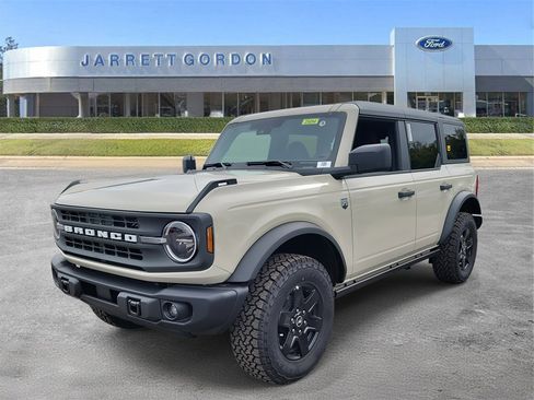 New 2025 Ford Bronco Big Bend w/ Black Diamond Package image 2