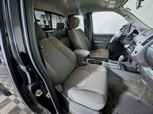 Used 2016 Nissan Frontier SV image 18