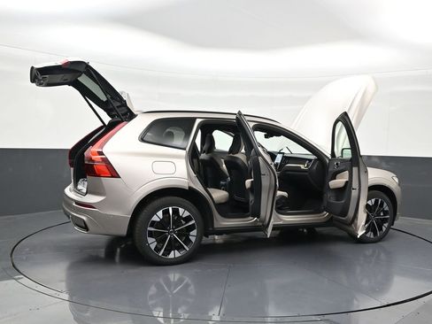 New 2026 Volvo XC60 T8 Plus w/ Protection Package Premier AWD/4WD image 29