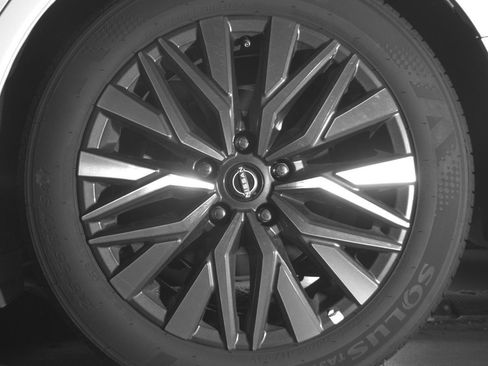 Used 2025 Nissan Altima 2.5 SV image 14