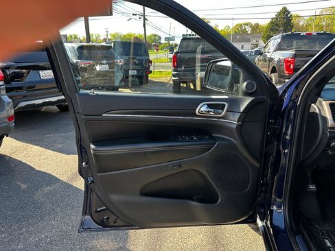 Used 2015 Jeep Grand Cherokee Limited w/ Trailer Tow Group IV image 16