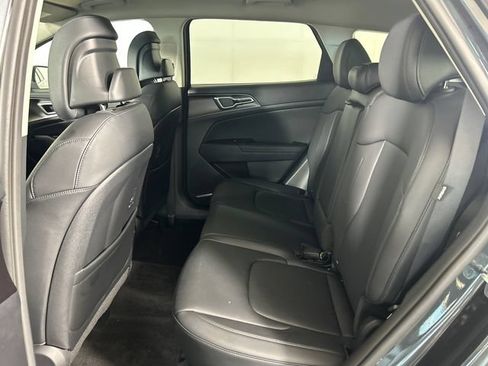 Used 2025 Kia Sportage EX FWD image 25