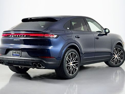 Used 2025 Porsche Cayenne Coupe image 12