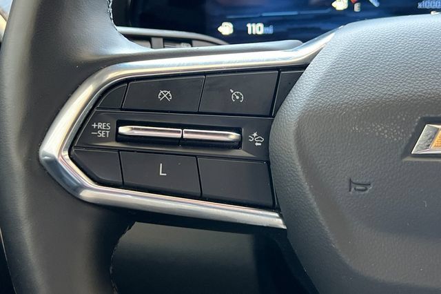 Used 2025 Chevrolet Equinox LT w/ Convenience Package II FWD image 30