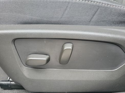 Used 2022 Buick Envision Preferred FWD image 27