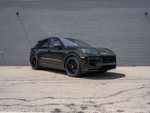 Certified 2024 Porsche Cayenne Turbo GT AWD/4WD image 9