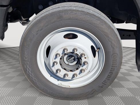 Used 2024 Ford F550 4x4 Crew Cab Super Duty image 11