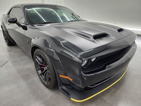 Used 2023 Dodge Challenger SRT Hellcat image 2